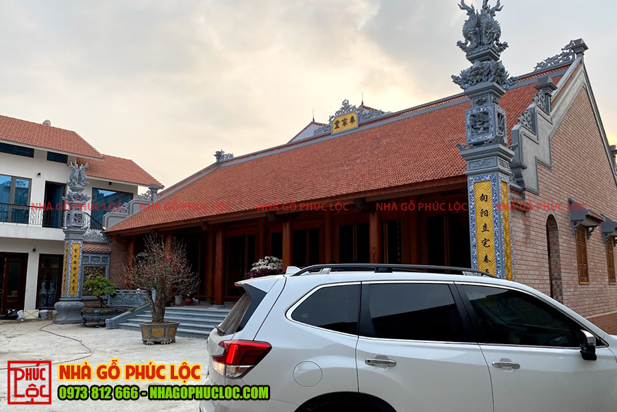 Tổng thể căn nhà gỗ 5 gian bằng lim Lào tại Bắc Ninh 